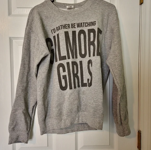 Gildan gray sweater - Picture 2 of 3